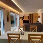 شقة Haus Maria *